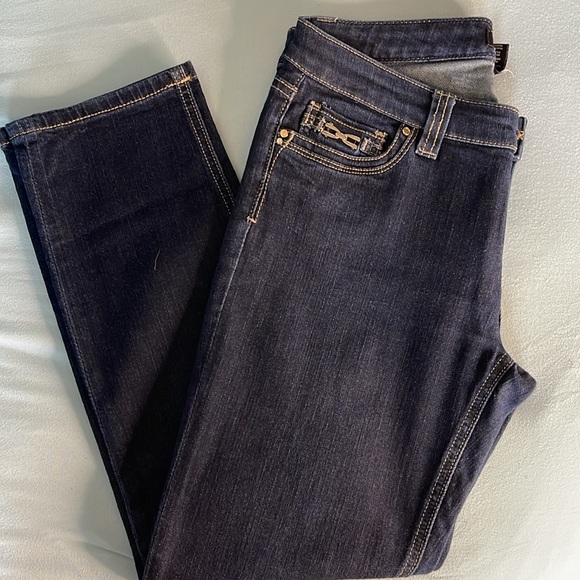 White House Black Market - medium dark wash crop leg jean - 4 - Picture 2 of 3